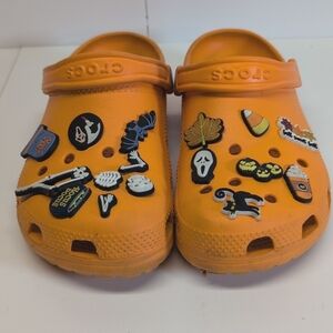 Crocs Classic Clogs, Orange Slip On Unisex M-7 W-9 with Halloween Charms! EUC
